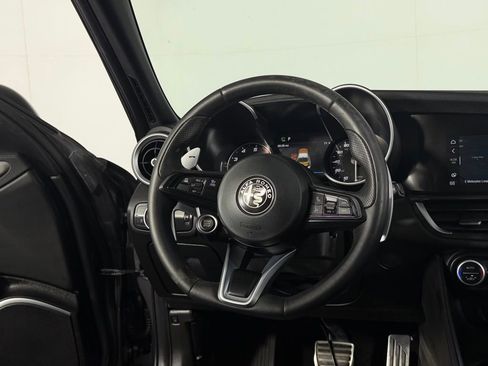Used 2023 Alfa Romeo Giulia Veloce image 15