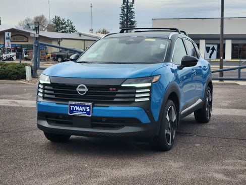 New 2026 Nissan Kicks SR w/ Cold Weather Package image 4