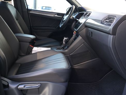 Used 2023 Volkswagen Tiguan SE R-Line image 30