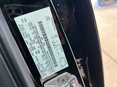 Used 2017 Ford Escape Titanium image 33