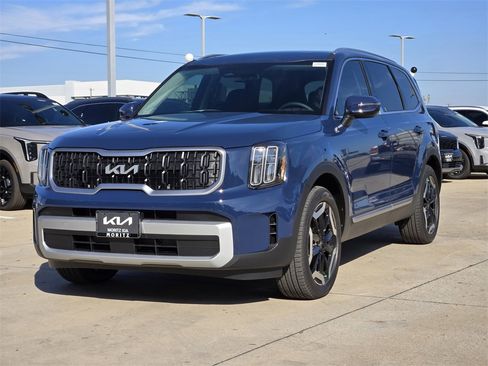New 2025 Kia Telluride EX w/ EX Captain's Chair Package image 2