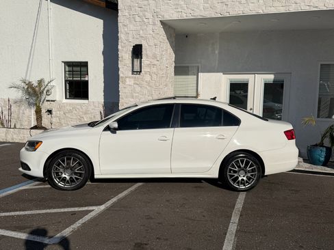 Used 2013 Volkswagen Jetta TDI image 2