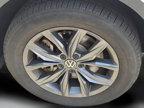 Used 2023 Volkswagen Tiguan SE FWD image 28