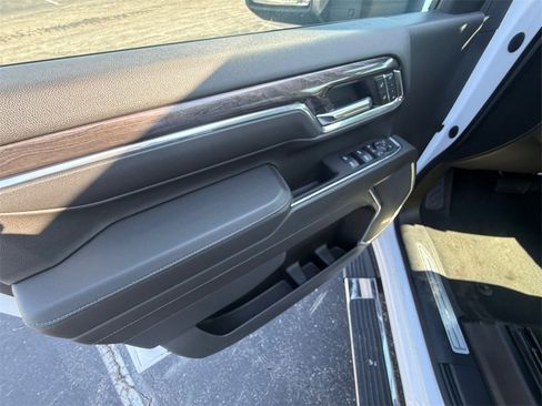 Used 2024 Chevrolet Silverado 2500 LTZ image 20