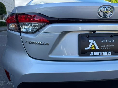 Used 2022 Toyota Corolla L FWD image 13