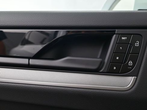 New 2026 Porsche Cayenne image 17