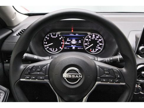 Used 2025 Nissan Sentra SV FWD image 13