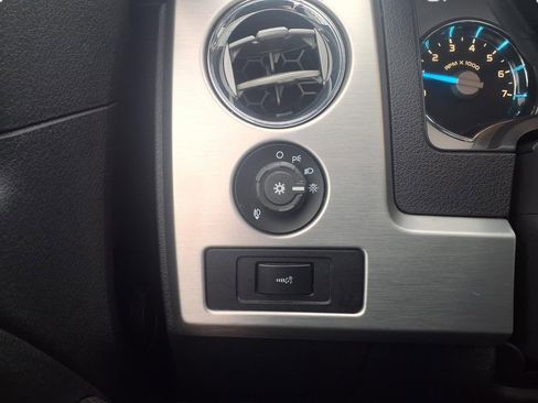 Used 2014 Ford F150 Platinum image 26