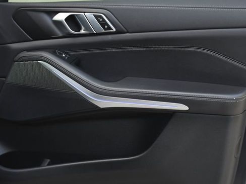 Used 2022 BMW X5 sDrive40i w/ M Sport Package image 38