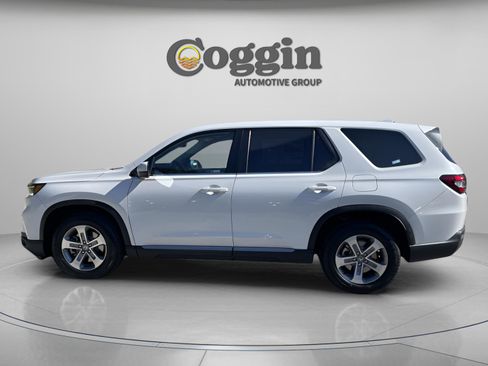 New 2025 Honda Pilot EX-L image 2