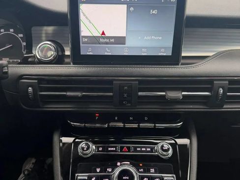 Used 2022 Lincoln Corsair AWD w/ Premium Package image 15