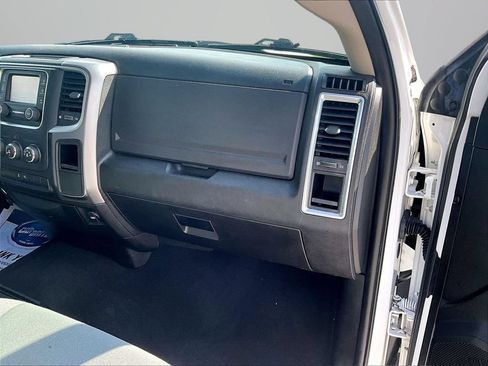 Used 2022 RAM 1500 Classic SLT AWD/4WD image 18