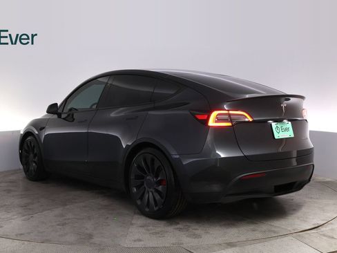Used 2024 Tesla Model Y Performance AWD/4WD image 17