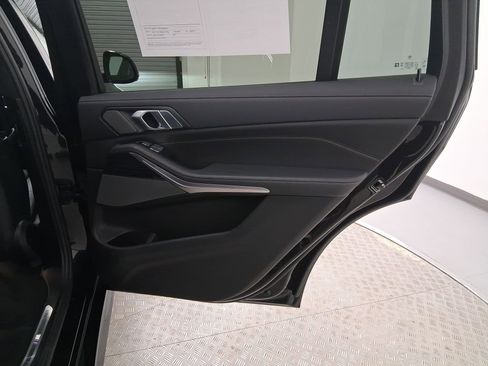 Certified 2022 BMW X7 M50i image 31