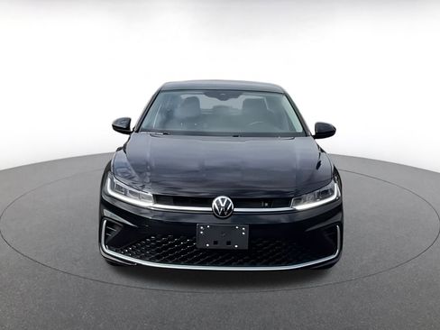 Used 2025 Volkswagen Jetta SE image 4