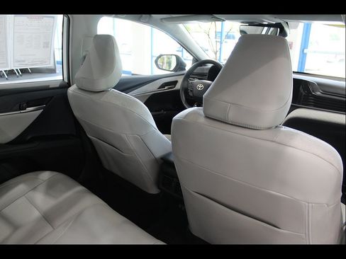 Used 2025 Toyota Camry XLE AWD/4WD image 20