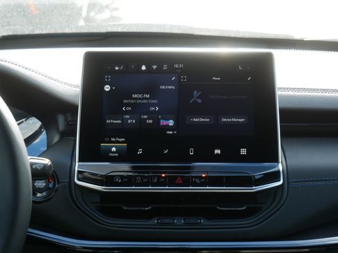 New 2026 Jeep Compass Limited image 10