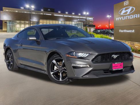 Used 2021 Ford Mustang Coupe image 3