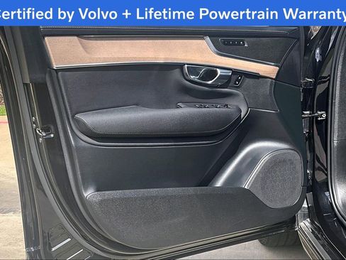 Certified 2025 Volvo XC90 B6 Plus image 24