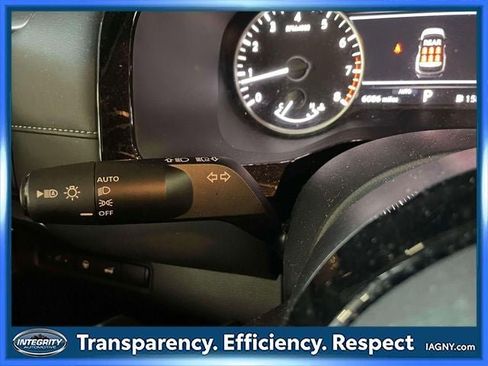 Used 2025 Nissan Pathfinder SL AWD/4WD image 26