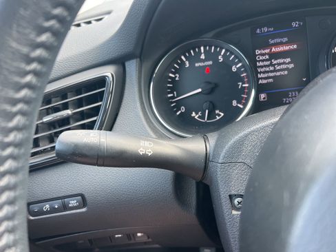 Used 2018 Nissan Rogue SV FWD image 20