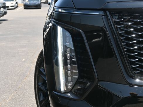 Used 2026 Cadillac Escalade Platinum Sport w/ LPO, ONYX Package image 32