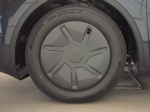 Used 2026 Tesla Model Y AWD image 20