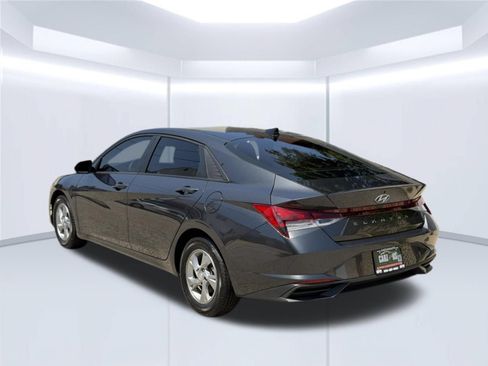 Used 2021 Hyundai Elantra SE FWD image 9