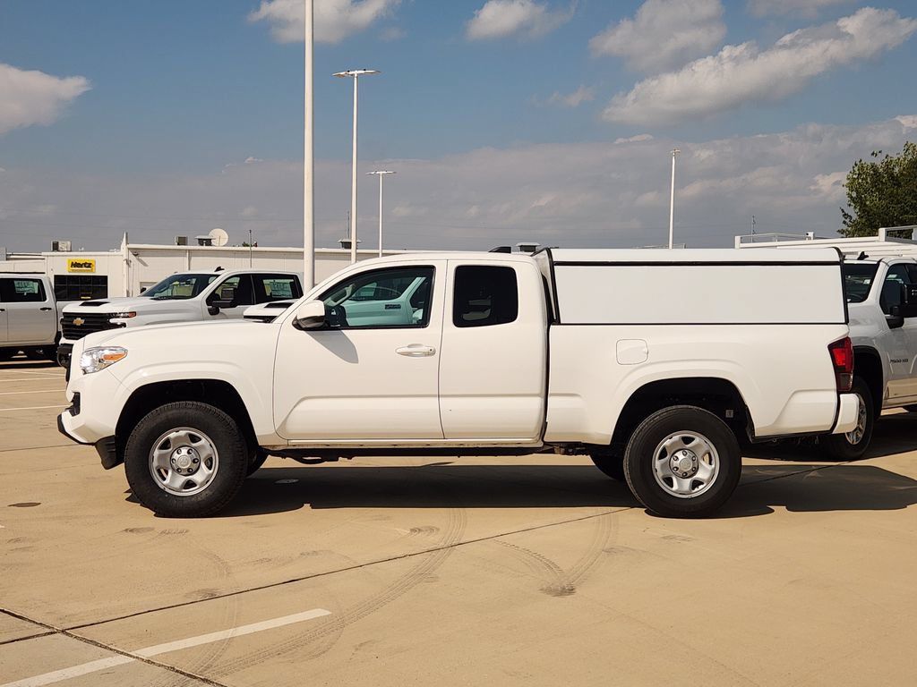 Used 2023 Toyota Tacoma SR RWD image 4