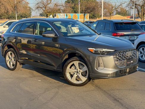 Used 2025 Audi Q5 Premium Plus w/ Premium Plus image 3