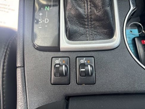 Used 2018 Toyota Highlander XLE AWD/4WD image 3