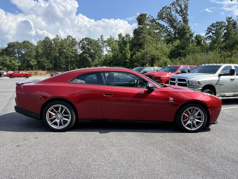 Used 2024 Dodge Charger Daytona Scat Pack w/ Plus Group AWD/4WD image 4