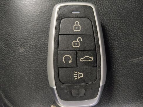 Used 2023 Hyundai Santa Fe Limited FWD image 32