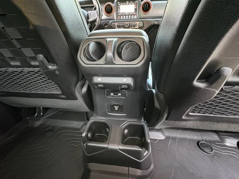 Used 2022 Jeep Gladiator Mojave w/ Cold Weather Group AWD/4WD image 19