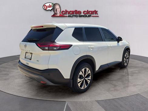 Used 2023 Nissan Rogue SV FWD image 6