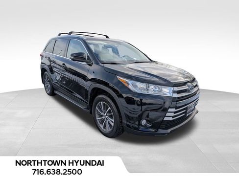 Used 2019 Toyota Highlander XLE image 1