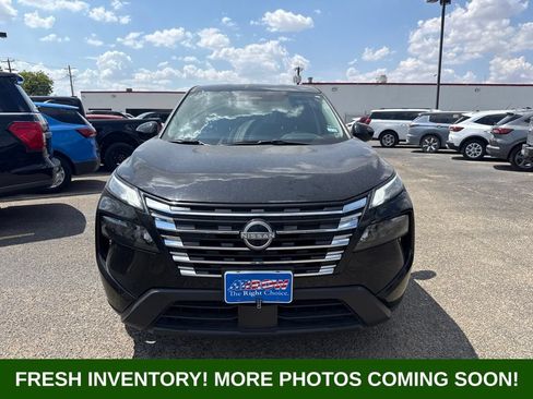 Used 2025 Nissan Rogue SV FWD image 2