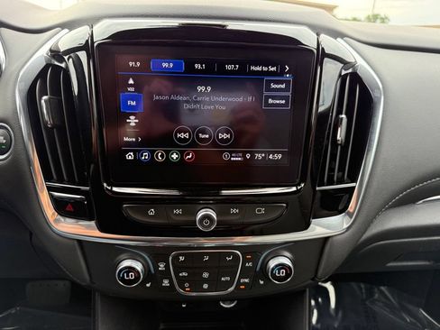 Used 2023 Chevrolet Traverse LT AWD/4WD image 32