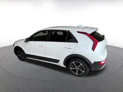 Used 2026 Kia Niro LX FWD image 10