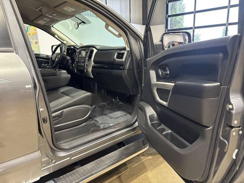 Used 2019 Nissan Titan SV AWD/4WD image 71