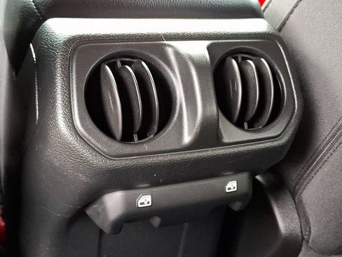 Used 2022 Jeep Wrangler Unlimited Sport AWD/4WD image 14