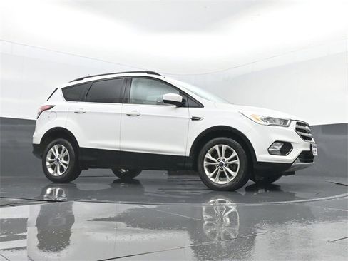 Used 2017 Ford Escape SE w/ Equipment Group 201A image 29