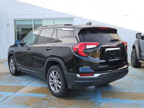 Certified 2024 GMC Terrain SLT image 8