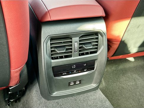 New 2026 BMW 330i Sedan w/ M Sport Package image 19