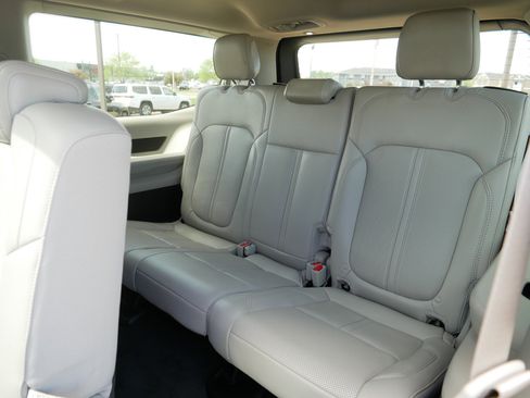 Certified 2023 Jeep Wagoneer 4WD w/ Premium Group I image 35