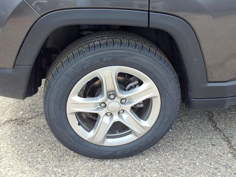 Certified 2024 Jeep Compass Latitude AWD/4WD image 21