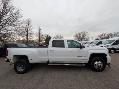 Used 2017 GMC Sierra 3500 Denali w/ Duramax Plus Package image 4
