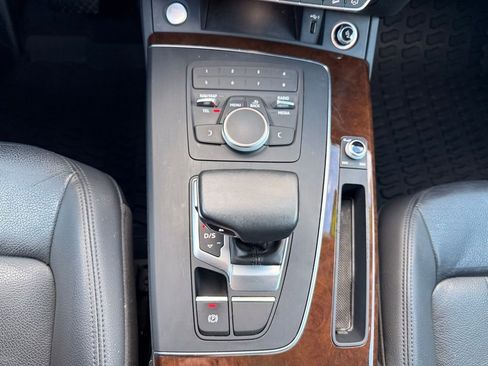 Used 2019 Audi Q5 2.0T Premium w/ Convenience Package image 21