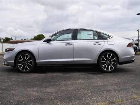 Certified 2025 Honda Accord Touring image 4