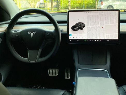 Used 2022 Tesla Model Y Performance image 23